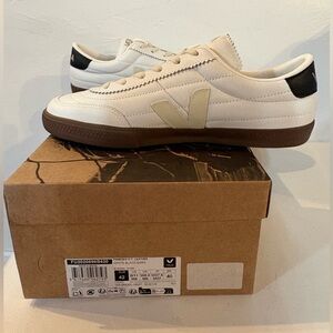 Veja Cream and Black Panenka O.T. Sneakers Men’s size 9, Women’s size 11